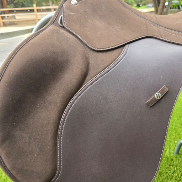 COPY - Wintec 2000 All Purpose Saddle  17.5 " never used spotless   with a dove… - Picture 8 of 12